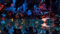 Pameran seni berjudul Ruang Mesin Halusinasi: Metaverse digelar sejak awal Oktober di Hong Kong.  Foto: Getty Images/Anthony Kwan
