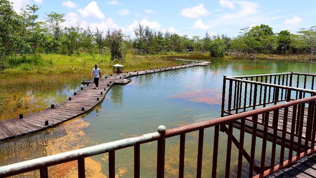 Kawasan konservasi dan wisata bekas tambang di Bangka Belitung.