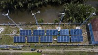 Foto udara Pembangkit Listrik Tenaga Hybrid (PLTH) di Dusun Bondan, Desa Ujung Alang, Kampung Laut, Cilacap, Jawa Tengah, Rabu (29/9/2021). (Hafidz Mubarak A/AntaraFoto).