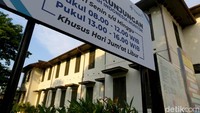 Gimana? Masih penasaran nggak dengan isi dan cerita yang dijabarkan di dalam Museum Timah Muntok ini. Kalau masih penasaran dan ada waktu berkunjung ke Pulau Bangka, jangan lupa mampir yaa gaes.