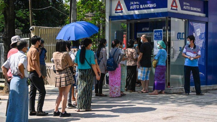 Myanmar: Rakyat dihantui kelaparan akibat Covid dan ketidakstabilan politik, sistem perbankan di ambang kehancuran