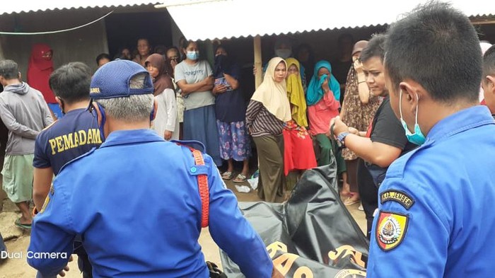 nenek bunuh diri di jember