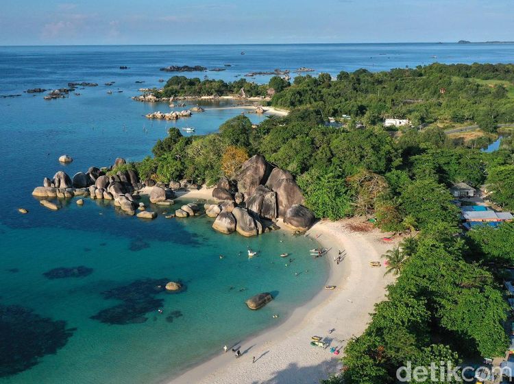 Nostalgia Film Laskar Pelangi di Pantai Tanjung Tinggi