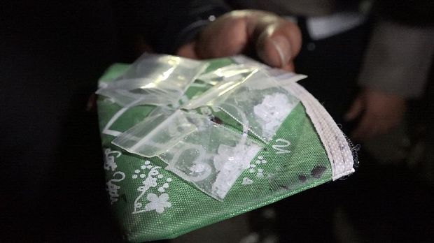 penggerebekan kampung narkoba di surabaya