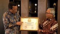 Penghargaan tersebut merupakan hasil dari kinerja positif layanan wealth management Bank BTN melalui BTN Prioritas. Layanan BTN Prioritas unggul dalam menghadirkan Priority Banking Manager dan Priority Banking Officer dan telah tersertifikasi untuk melayani nasabah prioritas.