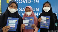 Gencarnya program vaksinasi masal mewujudkan target sasaran 70 persen penduduk tervaksin bisa tercapai di akhir tahun.