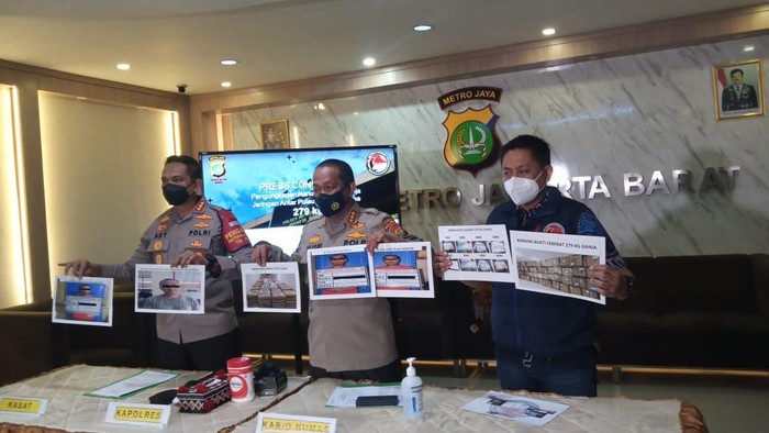 Polres Jakbar tangkap kurir 279 Kg ganja asal Sumatera
