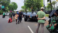 Beberapa jenis alutsista yang ditampilkan adalah 2 unit kendaraan taktis ringan Sherpa Light Scout, 35 unit kendaraan taktis Anoa, 8 unit Indonesia Light Strike Vehicle (ILSV) Armoured Personel Carrier, dan 2 unit Rantis Bushmaster. (Foto: Nahda Rizki Utami)