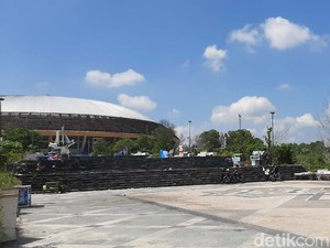 Dibangun Mahal-Mahal, Stadion Utama Riau Eks PON Jadi Lapak Tenda Ceper