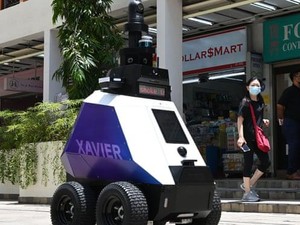Singapura Uji Coba Robot Patroli di Jalanan, Bikin Khawatir Warga!
