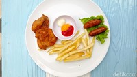 Setiap pengunjung akan dikenakan biaya Rp 100 ribu untuk membeli makanan dan minuman. Jadi dengan budget Rp 100 ribu per orang, pengunjung bisa pilih satu jenis makanan dan satu jenis minuman. Foto: detikFood/Devi S. Lestari
