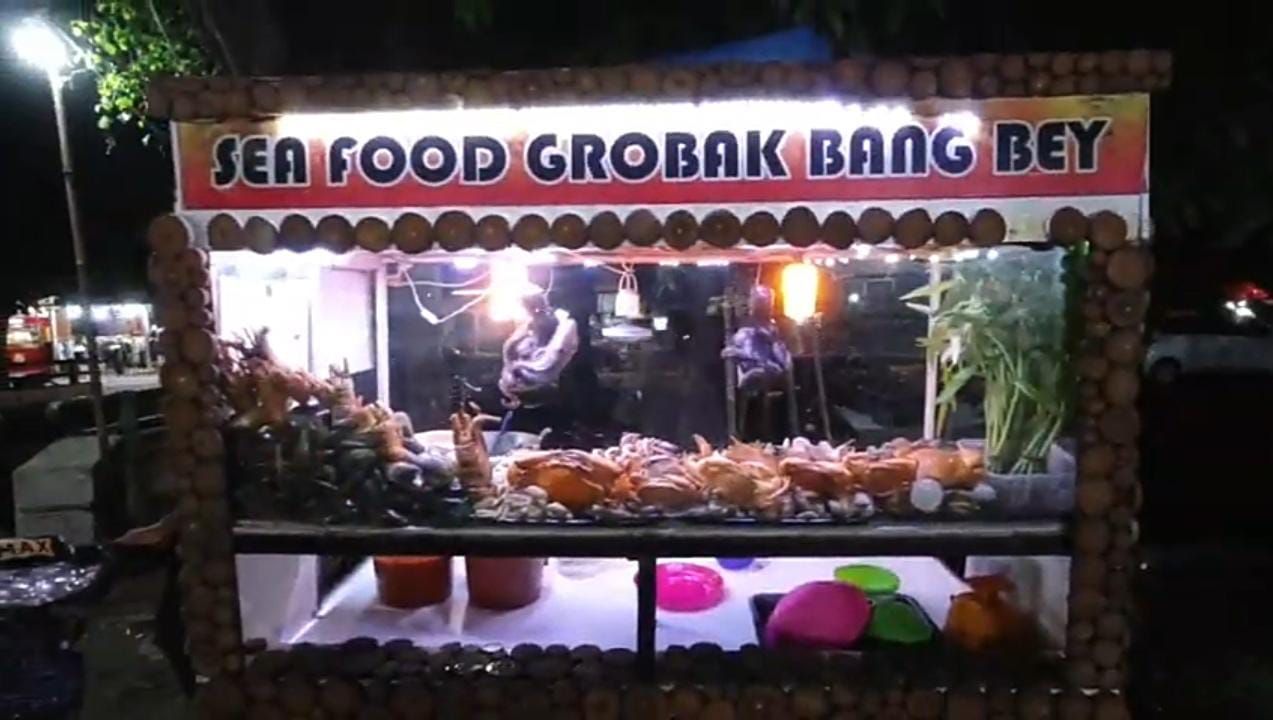 5 Seafood Gerobakan yang Menunya Paling Komplet, Mirip di Restoran!