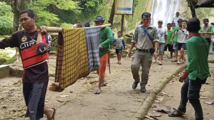 Seorang wisatawan tewas tenggelam di Curug Cikaso Sukabumi