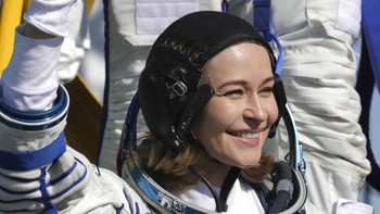 Dipimpin oleh kosmonaut veteran Anton Shkaplerov, awak Rusia akan meluncur dengan kendaraan luar angkasa Soyuz MS-19 dalam misi selama 12 hari di Stasiun Luar Angkasa Internasional (ISS) untuk syuting adegan film berjudul The Challenge.