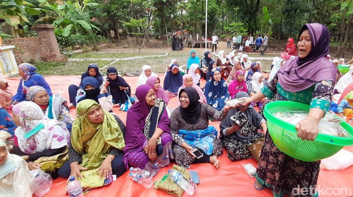 Tradisi Rebo Wekasan warga Majalengka.
