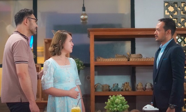 Diketahui bahwa saat ini karakter Andin yang diperankan oleh Amanda Manopo itu sedang hamil anaknya bersama Aldebaran. Dan tak hanya di dalam sinetron, foto-foto kehamilan Andin itu juga beberapa kali tampak diunggah Amanda Manopo ke akun Instagramnya. Foto: dok. Instagram/@abudherypastrana