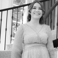 Totalitas Amanda Manopo dalam berakting sendiri memang sudah tidak diragukan lagi. Tak sedikit netizen bahkan yang sampai terbawa suasana dan menyebut bahwa kehamilannya itu seperti nyata, bukan hanya di dalam sinetron. Foto: dok. Instagram/@abudherypastrana