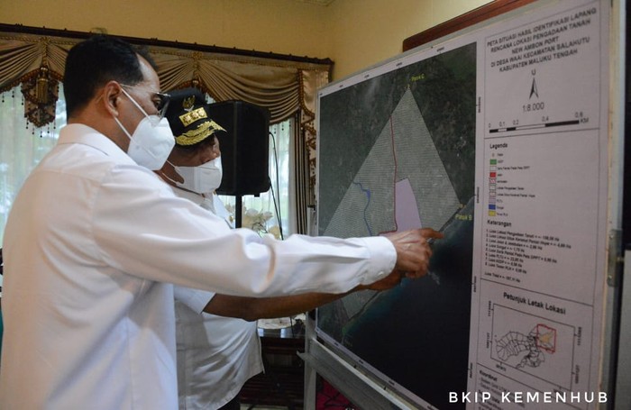 Pembangunan pelabuhan baru tersebut dilakukan dalam rangka mendukung Provinsi Maluku menjadi Lumbung Ikan Nasional.
