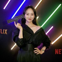 Pada awal tahun, Won Jin Ah dipasangkan dengan Rowoon dalam drama Korea She Would Never Know. Penggemar dapat menantikan penampilannya dalam drama Korea Hellbound sebagai istri Park Jung Min. Foto: dok. Instagram netflixkr