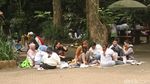 Foto: Warga Bandung Ramai Botram di Tahura