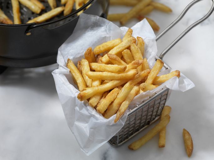 Cara menghangatkan kentang goreng yang lemas