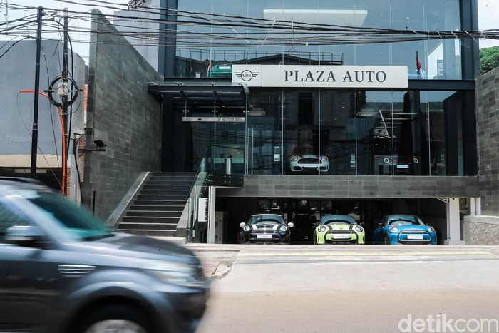 Hari ini, MINI Indonesia bersama dengan PT Plaza Auto Raya resmikan diler MINI terbaru di lokasi strategis yakni di kawasan Senopati, Jakarta Selatan.