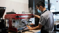 Plaza MINI Senopati menjadi contoh bagaimana MINI dan mitra strategisnya PT Plaza Auto Raya tawarkan konsep gaya hidup uplifting yang benar-benar mewakili brand legendaris ini, mulai dari lokasi yang erat dengan gaya hidup urban modern, konsep Gedung yang ramah lingkungan, hingga MINI Customer Lounge yang memungkinkan pemilik dan fans MINI berkumpul.