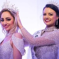 Miss World Belanda Dilay Willemstein baru-baru ini mengungkapkan keputusannya untuk tidak mengikuti Miss World. Dilay memilih untuk mundur karena tak mau divaksin dan akan digantikan juara kedua Lizzie Dobbe. Foto: Instagram @dilayw