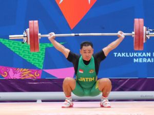 Eko Yuli Terlalu Kuat di PON Papua