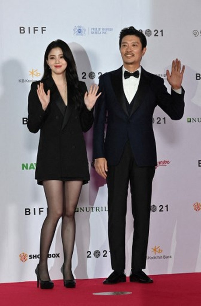 BUSAN, SOUTH KOREA - OCTOBER 06: Han So Hee arrives at the opening ceremony of the 26th Busan International Film Festival at the Busan Cinema Center on October 06, 2021 in Busan, South Korea. (Photo by Woohae Cho/Getty Images)