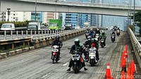 Mayoritas kerusakan jalan berlubang dikarenakan pengaruh usia, kerap tergenang air dan tergerus ban kendaraan.
