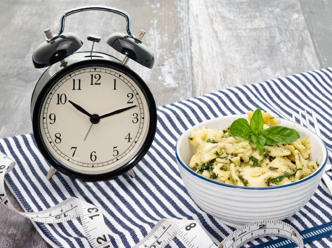 Ilustrasi Diet Intermitten Intermittent Fasting Weight Loss dieting concept