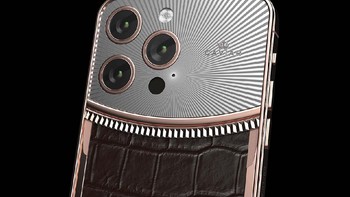 Dihiasi emas 16 karat dan kulit buaya. Foto: Caviar