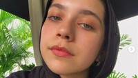 Isabelle Tramp sudah menunjukkan bakatnya sedari dini. Dia dikenal mempunyai suara merdu dan bisa memainkan alat musik. Foto: dok. Instagram Isabel Azhari