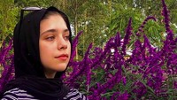 Sejak usia 13 tahun, Isabelle Tramp sudah menunjukkan hasil desain karya-karyanya. Dia pun sudah beberapa kali menampilkan hasil desainnya yang bergaya etnik, seperti di acara Taman Stockholm, Swedia dan di Indonesia saat memperlihatkan karyanya bersama Penyelenggara Komunitas Desainer Etnik Indonesia. Foto: dok. Instagram Isabel Azhari