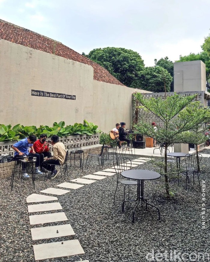 Terbaru di Bandung! Di Coffee Shop Ini Kamu Bisa Hangout Sambil Nikmati Sunset