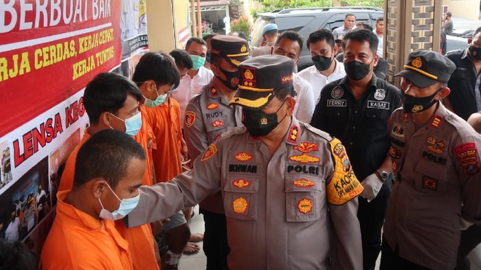 Kapolres Batu Bara AKBP Ikhwan Lubis saat konferensi pers di Polres Batu Bara (dok. Istimewa)