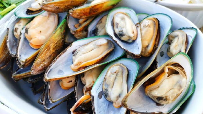 Kerang Ijo hingga Kerang Batik Jadi Menu Favorit di Seafood Gerobakan