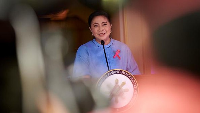 MANILA, PHILIPPINES - OCTOBER 07: Philippine Vice President Leni Robredo gestures after filing her candidacy to join the 2022 presidential race, at Sofitel Harbor Garden Tent on October 7, 2021 in Pasay, Metro Manila, Philippines. Robredo, the lone opposition in President Rodrigo Duterte's cabinet, expressed determination to run for president and to 