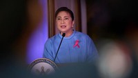 Pencalonan Robredo ini diumumkan setelah salah satu rival lamanya, Ferdinand Marcos Jr, putra mendiang mantan diktator Filipina, Ferdinand Marcos mengatakan akan mencalonkan diri sebagai presiden.