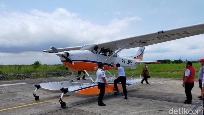 pesawat seaplane api banyuwangi