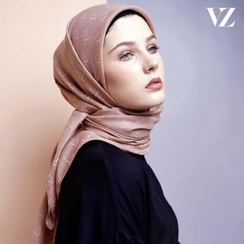 Rekomendasi hijab monogram dari ViviZubedi.