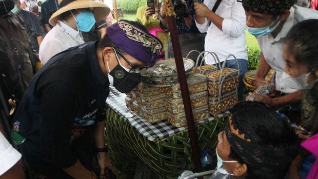 Sandiaga Uno di Desa Triyana, Bali.