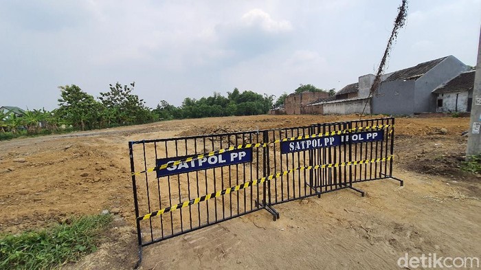 satpol PP hentikan paksa proyek pembangunan perumahan di kota mojokerto