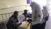 Peserta vaksin cukup datang ke Pelabuhan dan menaiki kapal, lalu melakukan pendaftaran di tempat dan menerapkan protokol kesehatan. Kemudian vaksinator akan melakukan screening kesehatan, jika memenuhi persyaratan maka akan dilakukan vaksin.