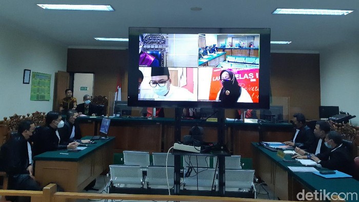 Suasana sidang dakwaan korupsi hibah untuk KONI Tangsel