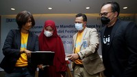 Selain itu juga menghadirkan super app: Kopra by mandiri untuk mendukung pengelolaan keuangan pelaku usaha, serta bermitra dengan 1.053 agen Mandiri di kawasan Banten, agar masyarakat dapat membuka rekening ataupun transaksi finansial tanpa perlu datang ke kantor cabang.