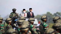 Terbaru, Sekjen Partai Gerindra Ahmad Muzani memastikan Prabowo Subianto akan mencalonkan diri di Pilpres 2024. Dalam keterangan tertulis, Muzani menargetkan perolehan suara Prabowo di Sulawesi Selatan (Sulsel) menang dengan angka 65 persen. (Foto: Upacara penetapan pasukan Komcad)