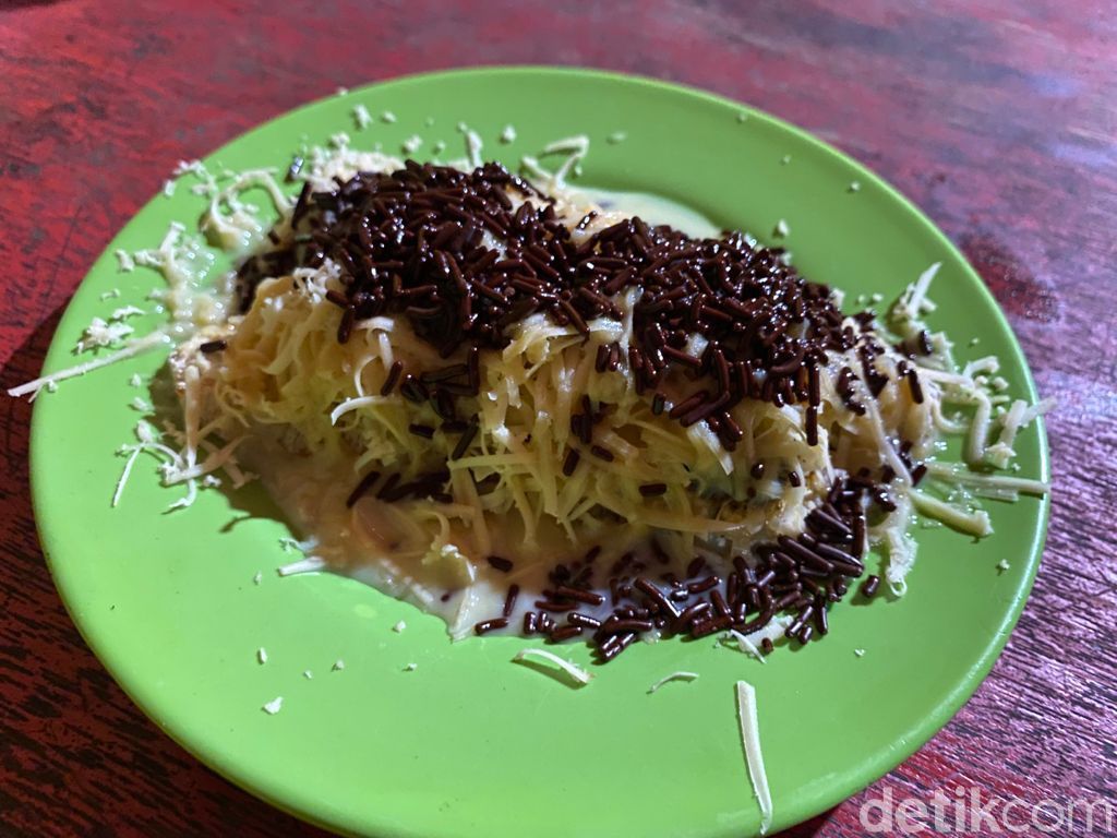 Wajib Coba! Indomie Goreng Nyemek Paling Laris di Bogor Buatan Warkop Tampomas
