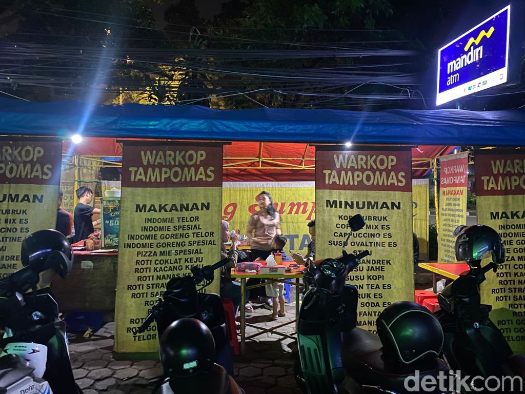 Wajib Coba! Indomie Goreng Nyemek Paling Laris di Bogor Buatan Warkop Tampomas